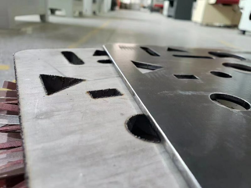 MÁQUINA DE REBARBAR