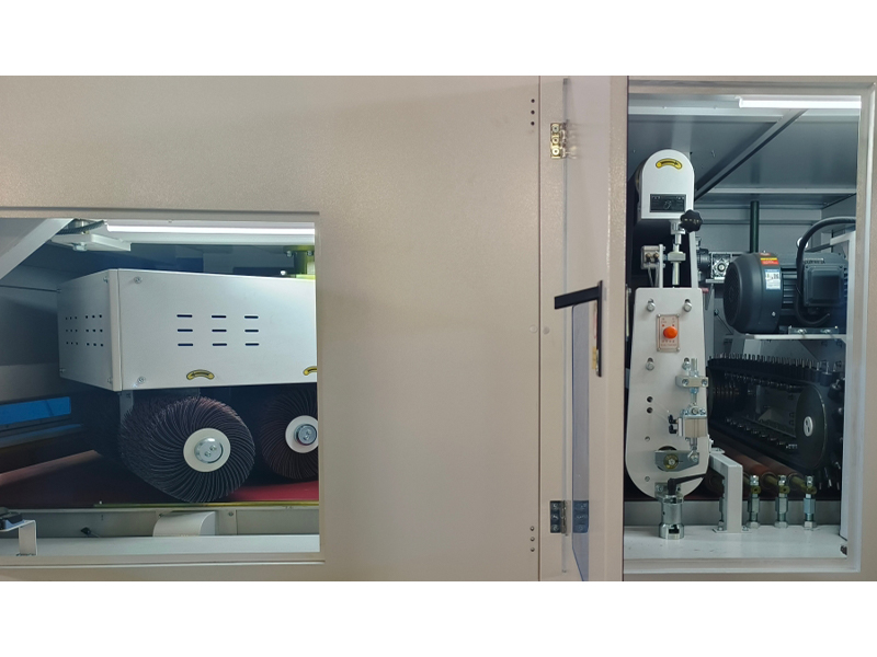 HRWdeburring machine station